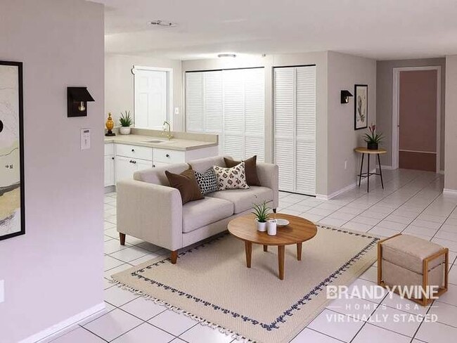 10112 N Lantana Ave in Tampa, FL - Building Photo - Building Photo