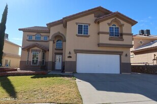 943 Via Descanso Dr in El Paso, TX - Building Photo