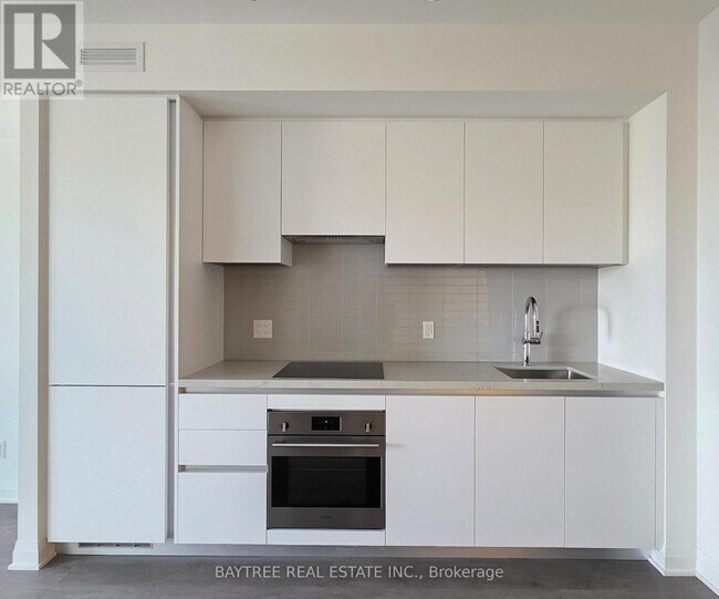 4015 The Exchange in Mississauga, ON - Building Photo - Building Photo