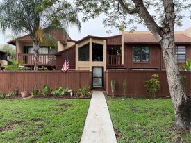 7009 SW 115th Pl in Miami, FL - Building Photo