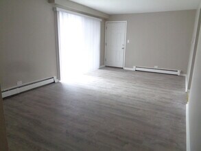 7323 W 79th St in Bridgeview, IL - Building Photo - Building Photo