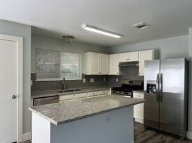 11956 Chanteloup Dr in Houston, TX - Building Photo