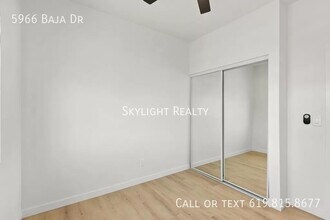 5966 Baja Dr in San Diego, CA - Foto de edificio - Building Photo
