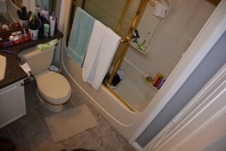 448 64th Av E in Vancouver, BC - Building Photo - Building Photo
