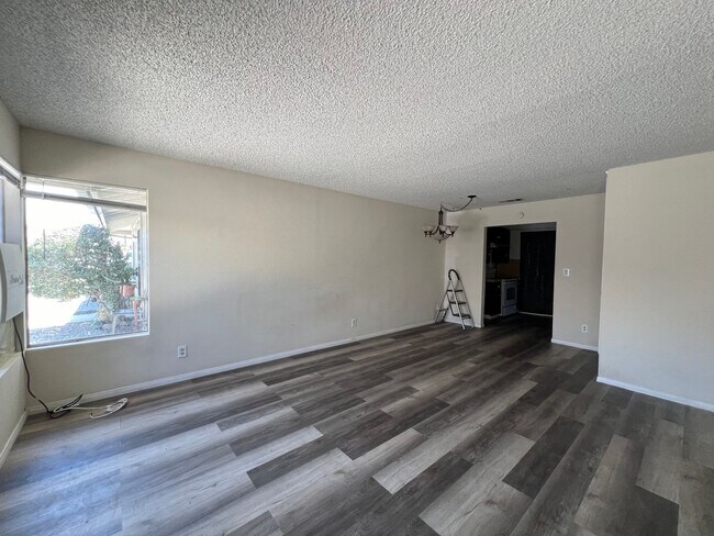 471 S Simpson Ave, Unit Unit # C in Hemet, CA - Building Photo - Building Photo