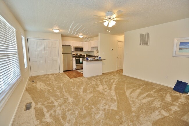4420 Dunning Rd in Norfolk, VA - Building Photo - Building Photo