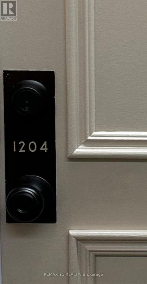 205 Hilda Ave in Toronto, ON - Building Photo - Building Photo