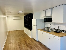 13623 8th Ave SW in Burien, WA - Building Photo