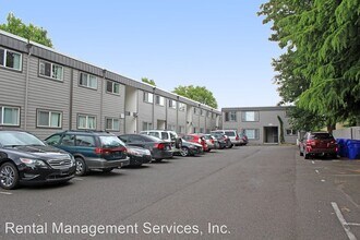 9222 N Lombard St in Portland, OR - Foto de edificio - Building Photo