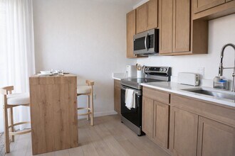 1650 Sheridan Blvd, Unit Unit 201 in Denver, CO - Building Photo - Building Photo