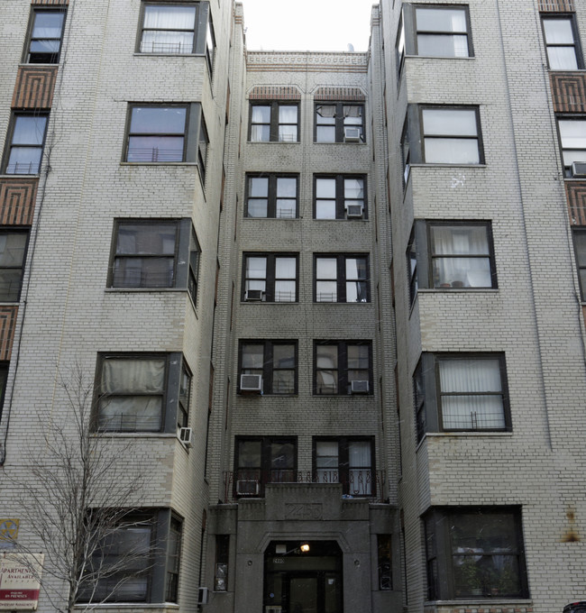 2458 Grand Ave in Bronx, NY - Foto de edificio - Building Photo