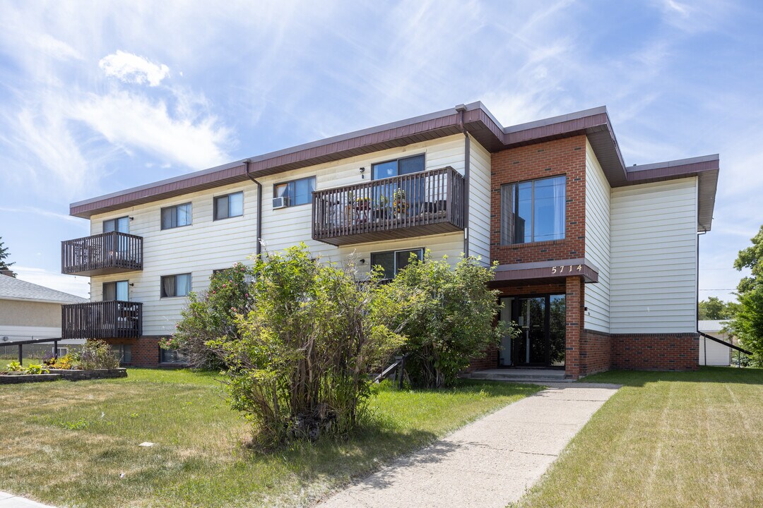 5714 57 Av in Red Deer, AB - Building Photo