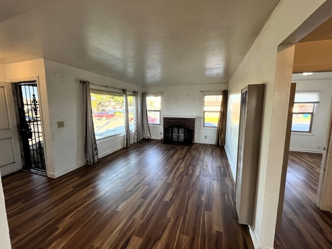 905 W Harris St in Eureka, CA - Building Photo - Building Photo