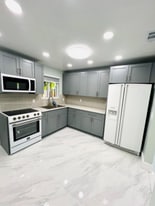 10370 SW 174th Ter in Miami, FL - Building Photo