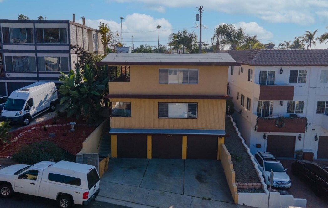 223 Avenida De La Grulla in San Clemente, CA - Building Photo