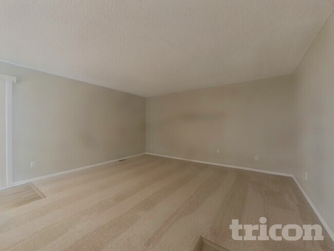 2179 S Uravan St, Unit 203 in Aurora, CO - Foto de edificio - Building Photo