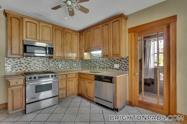 31 Justin Rd in Boston, MA - Building Photo - Building Photo