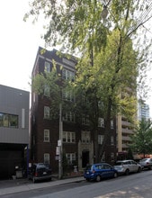Dundonald Arms in Toronto, ON - Building Photo - Building Photo