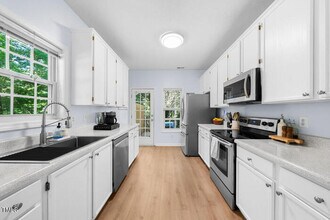 6612 Rossford Ln in Durham, NC - Building Photo - Building Photo