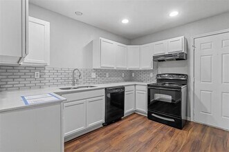 1716 Manor Garden Mnr in Greenville, TX - Building Photo - Building Photo