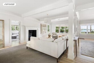 3831 Noyack Rd in Sag Harbor, NY - Building Photo - Building Photo