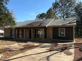 2014 Brandywine Dr in Oxford, MS - Building Photo