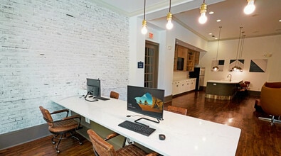 Residences at River Park West in Richmond, TX - Foto de edificio - Building Photo