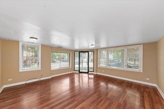 3000 S Kedvale Ave in Chicago, IL - Building Photo - Building Photo