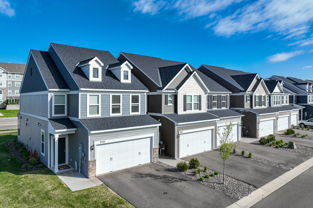 Windrose in Maple Grove, MN - Foto de edificio