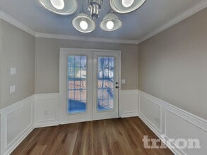 129 Mary Joe Martin Dr in La Vergne, TN - Foto de edificio - Building Photo