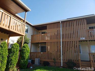 property at 27 Weathervane Dr