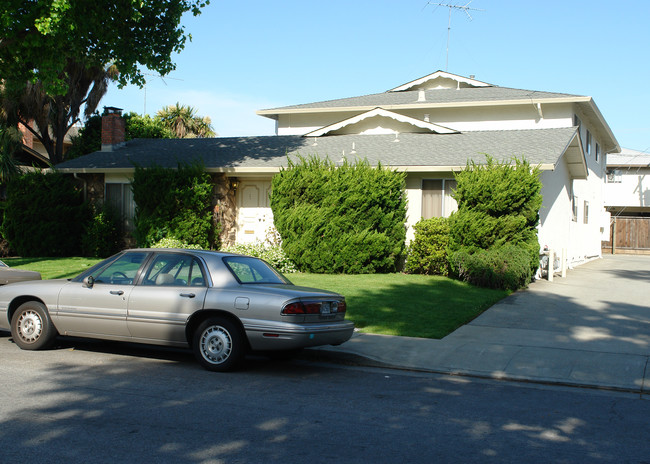 535 Firloch Ave in Sunnyvale, CA - Foto de edificio - Building Photo