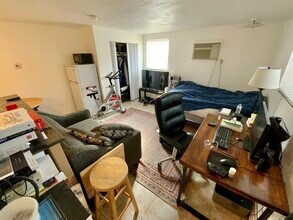 34 Clark St in Arlington, MA - Building Photo - Building Photo