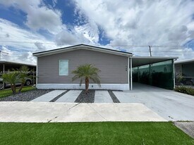 740 NW 219th Ave, Unit 1 in Pembroke Pines, FL - Building Photo