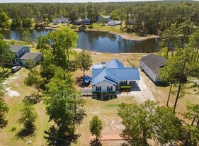 2447 Frink Lake Dr in Southport, NC - Building Photo
