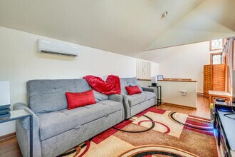 5317 Woodbridge Dr E in Bushkill, PA - Building Photo - Building Photo