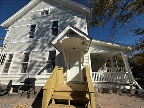 16 Columbus St in Bedford, OH - Building Photo - Building Photo