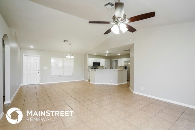 1812 NW 1st Pl in Cape Coral, FL - Foto de edificio - Building Photo