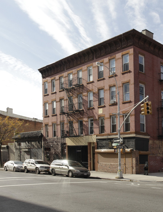 1100 Bedford Ave in Brooklyn, NY - Foto de edificio
