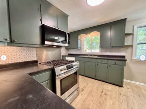 730 Vernon Ave NW in Elk River, MN - Foto de edificio - Building Photo