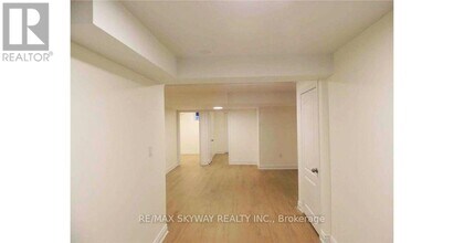 88 Leadenhall Rd in Brampton, ON - Building Photo - Building Photo