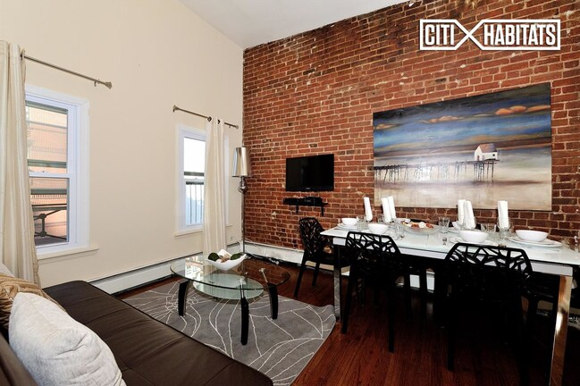 356 W 37th St-Unit -4A in New York, NY - Foto de edificio - Building Photo