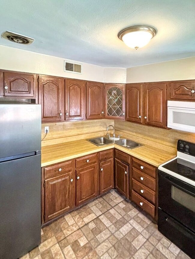 10025 Sheldon Dr in St. Louis, MO - Building Photo - Building Photo