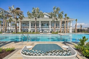 MAA Breakwater in Tampa, FL - Building Photo