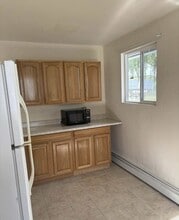 18 Luella Rd in Latham, NY - Building Photo - Building Photo