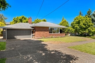 4329 NE 70th Ave in Portland, OR - Building Photo - Building Photo