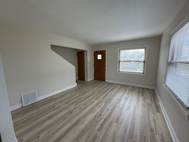 3138 S Clement Ave, Unit 3138 South Clement Ave in Milwaukee, WI - Building Photo - Building Photo