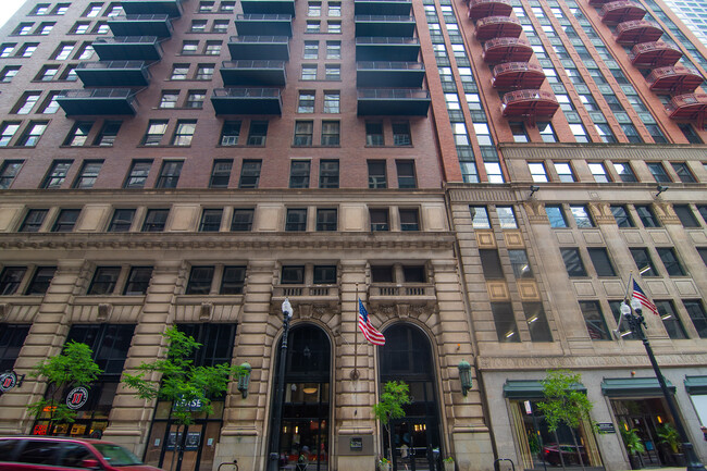 property at 212 W Washington St