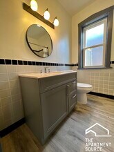 6945 S Paxton Ave in Chicago, IL - Building Photo - Building Photo