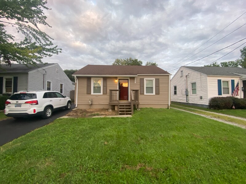 4603 Picadilly Ave in Louisville, KY - Building Photo